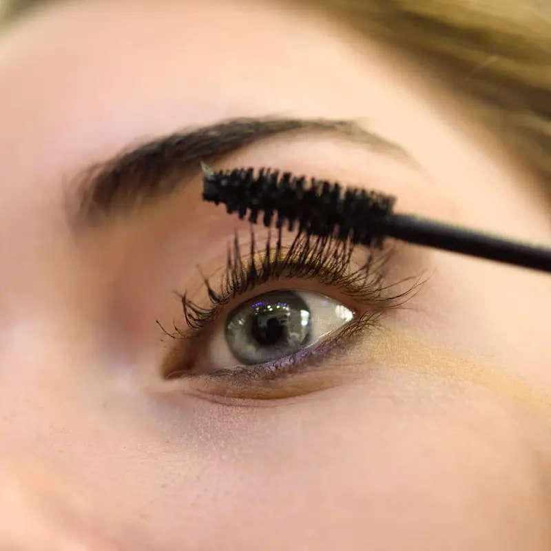 Eyelash care tips with DABALASH for World Eyelash Day